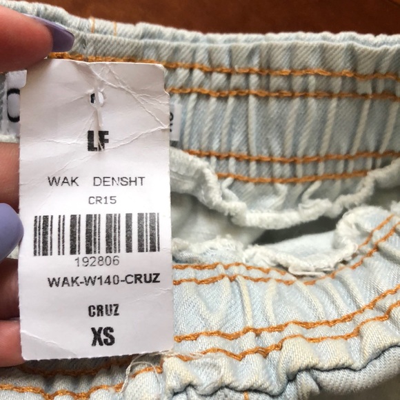 LF Shorts - Picture 5 of 8